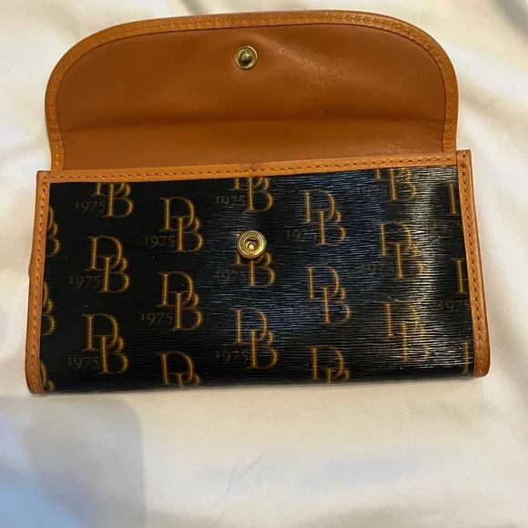 Dooney & Bourke Black/Tan Coated Canvas Satchel/Shoulder Bag AND Matching Wallet - Picture 12 of 15